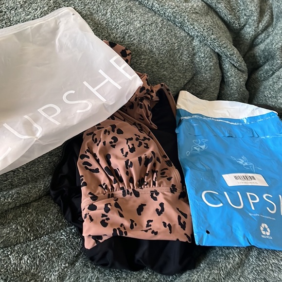 NWT Cupshe Leopard/Black Halter One Pice Swimsuit L - Picture 4 of 6